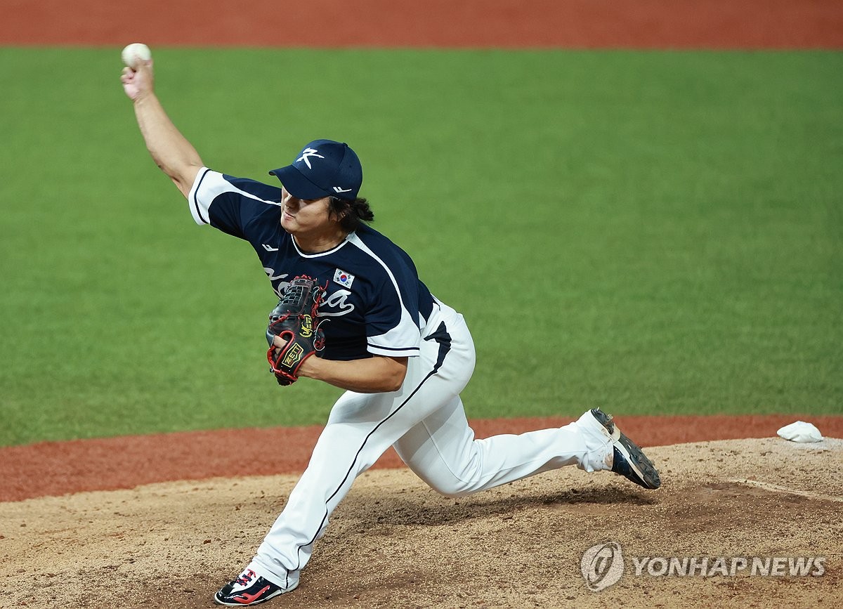 역투하는 고우석