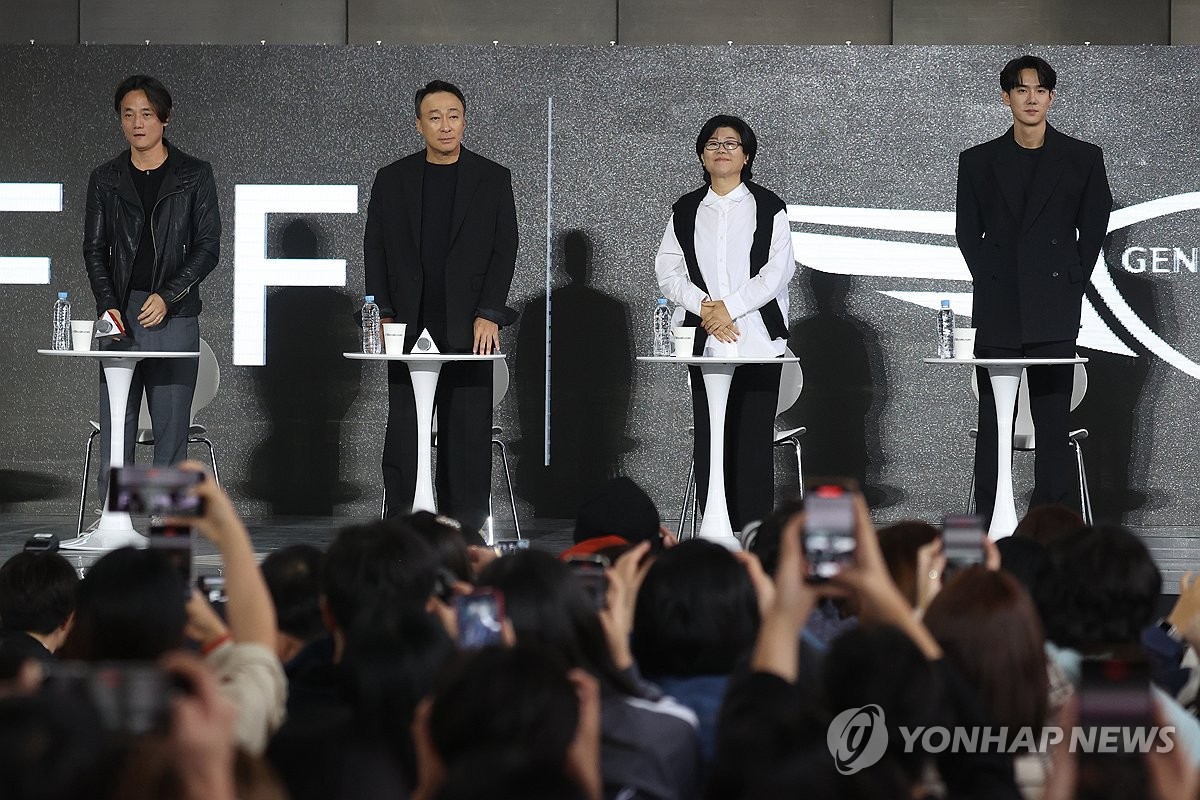 Pil Gam-seong, director of Tving series "A Bloody Lucky Day," and cast members (from L to R) -- Lee Seong-min, Lee jung-eun and Yoon Yeon-seok -- attend the Open Talk session at the Busan International Film Festival in the southeastern port city of Busan on Oct. 6, 2023. (Yonhap)