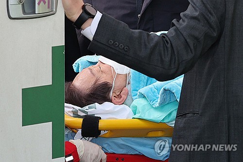 이재명, 내일 퇴원…"상태 많이 호전, 당분간 자택서 치료"