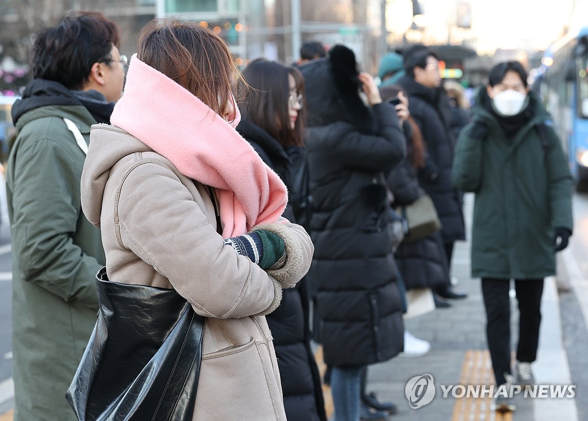 Cold wave continues; Seoul's morning low at minus 11.2 C Yonhap News