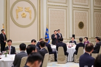 Yoon thanks outgoing PPP lawmakers for service to nation