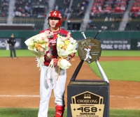 SSG 최정, 468호 홈런…이승엽 감독 넘어 통산 홈런 1위(종합)