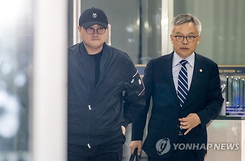 경찰 조사 마친 '음주 뺑소니' 혐의 김호중