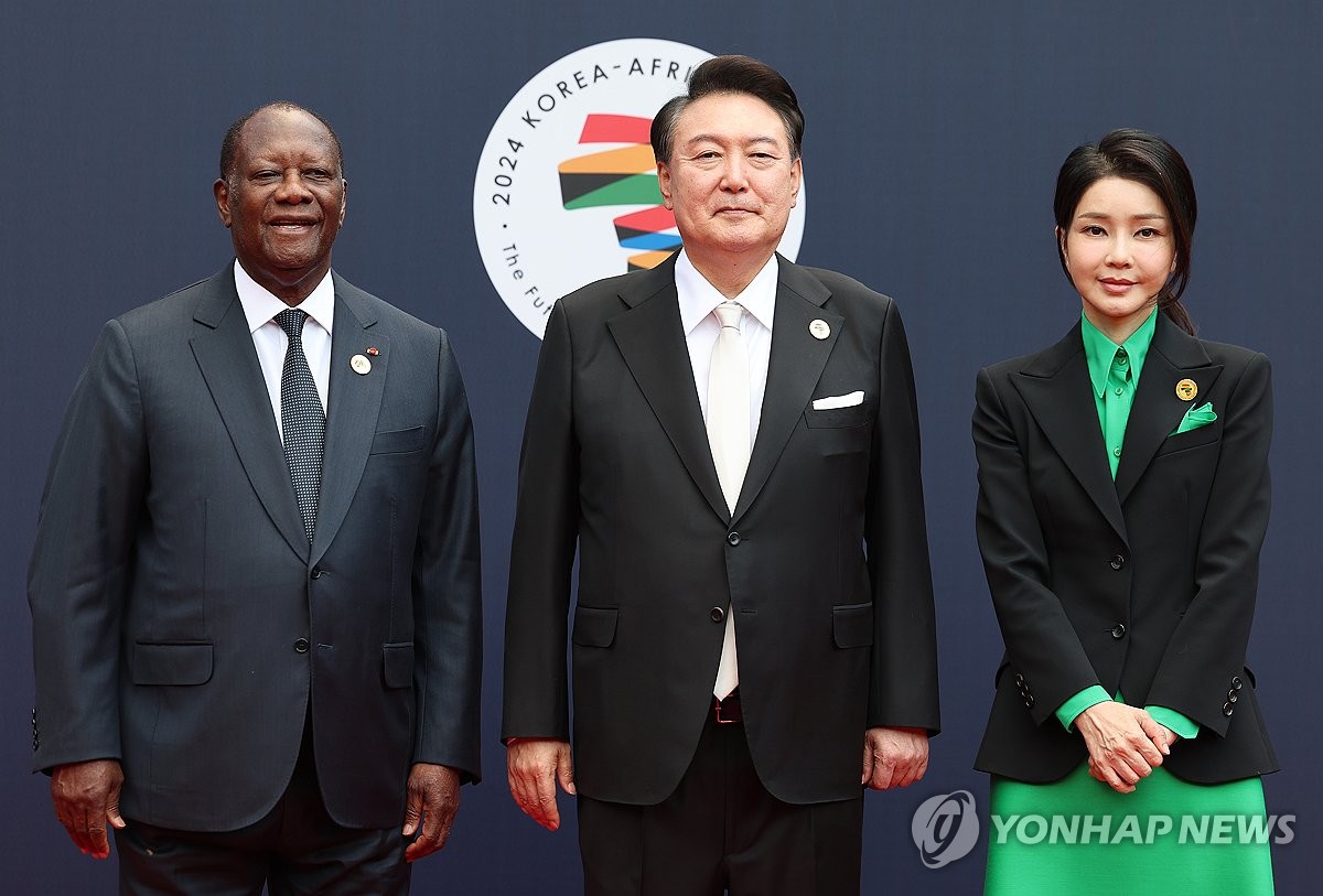 尹 "한국은 아프리카의 진실된 친구…함께 성장하겠다"