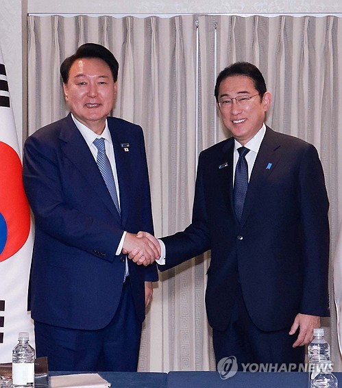 (LEAD) S. Korea, Japan in last-minute arrangements for visit by PM Kishida: presidential office