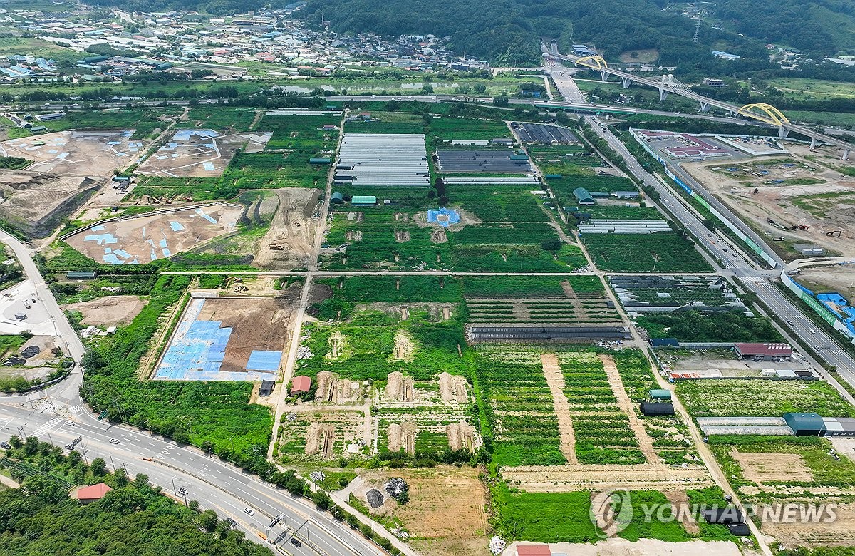 "방 빼달라"…공급 급한 3기 신도시, 공장·군부대 이…