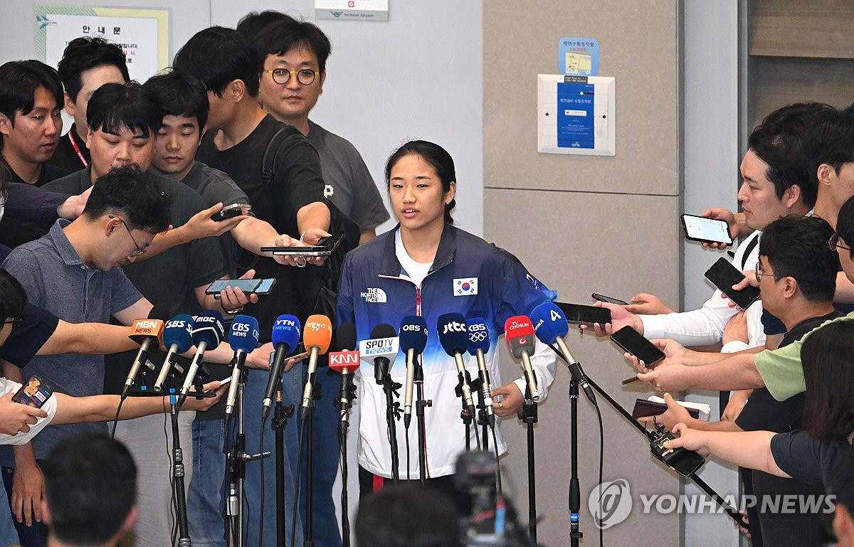 (2차전) (올림픽) 배드민턴 금메달리스트, 전국연맹과 시합에 참가하지 않는다고 밝혔다