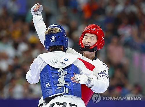  부상·눈물의 세월 털어내고…태권도 이다빈, 값진 두 번째 메달