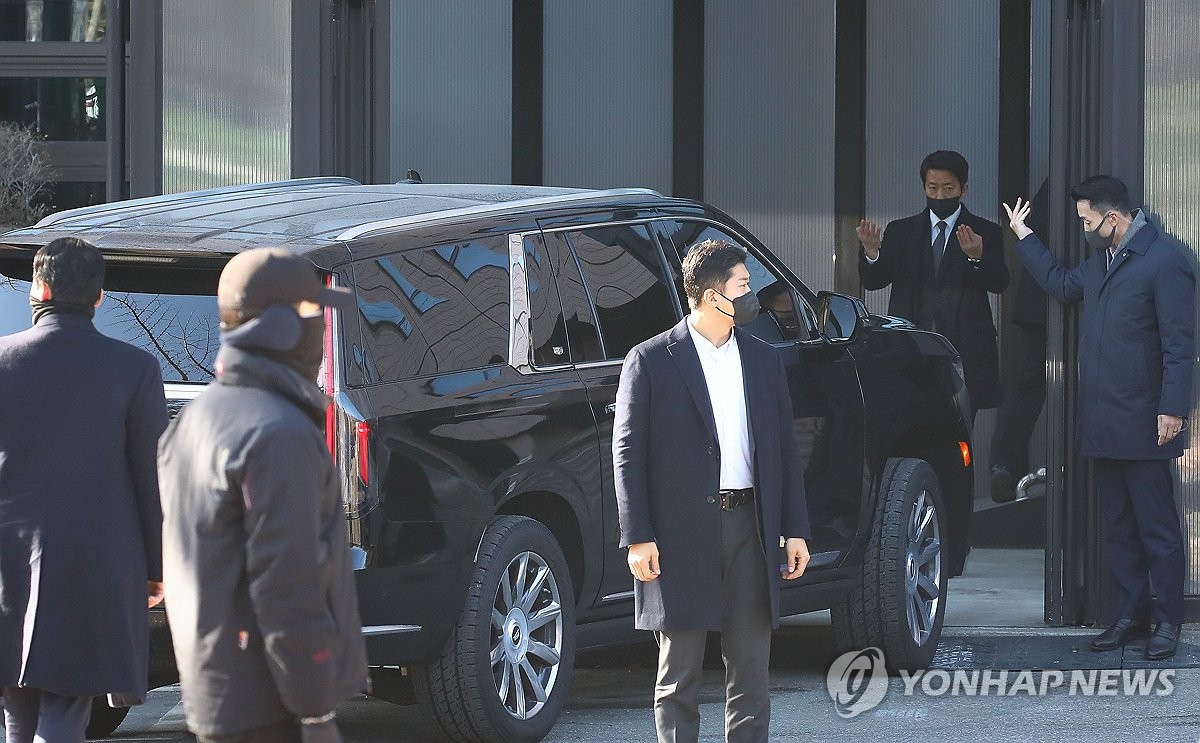 윤석열 대통령 차량, 공수처 도착