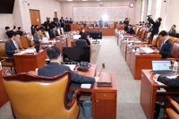  李대통령 공약 '대법관 증원법' 법사소위 통과…16명 늘려 30명