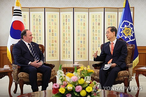 (Yonhap Interview) U.S. Navy secretary hopes for more cooperation with Korean shipbuilders amid U.S. shipbuilding push