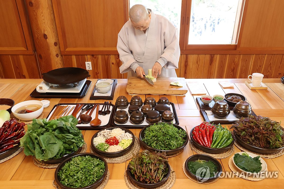 음식에 담아낸 '불살생' 원칙…사찰음식, 국가무형유산 됐다
