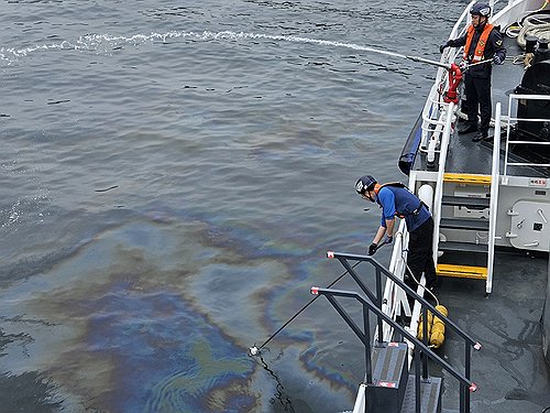 Navy vows to prevent oil spills after massive containment efforts