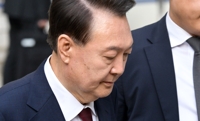 내란혐의 尹, 출당·징계 피해 뒷북탈당…사과없이 '자유수호 대선' 강변