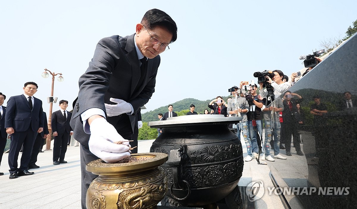 김문수, 다시 텃밭 TK·PK로…