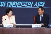 우상호 "李대통령, 與지도부에 법원조직법 등 처리 연기 의견 제시"