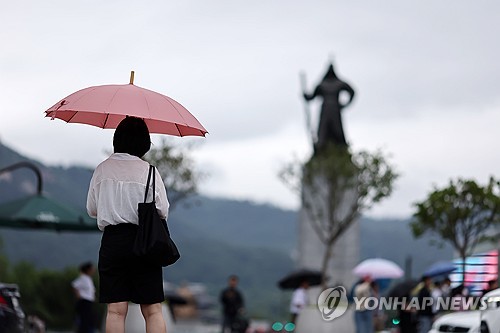 &#x27;소서&#x27; 낮 최고 37도…곳곳 천둥·번개 동반 소나기