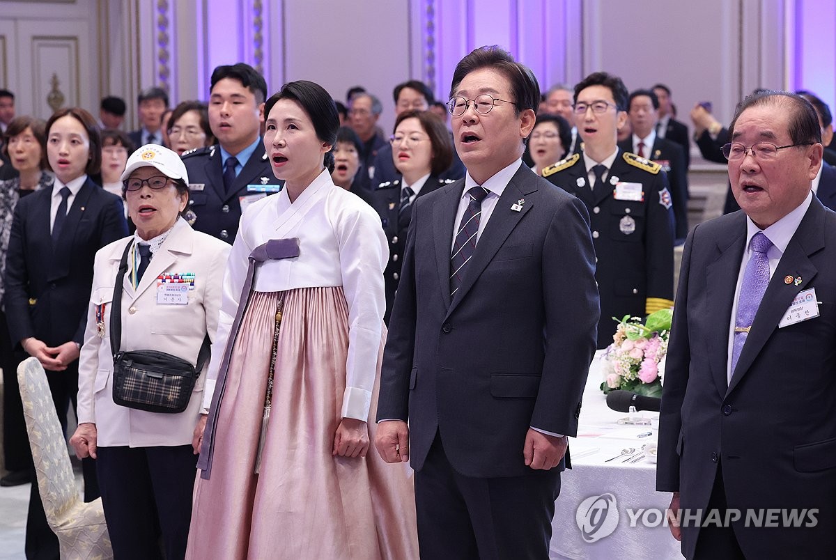 李대통령 "안보가 가장 중요…특별한 희생에 특별한 예우…