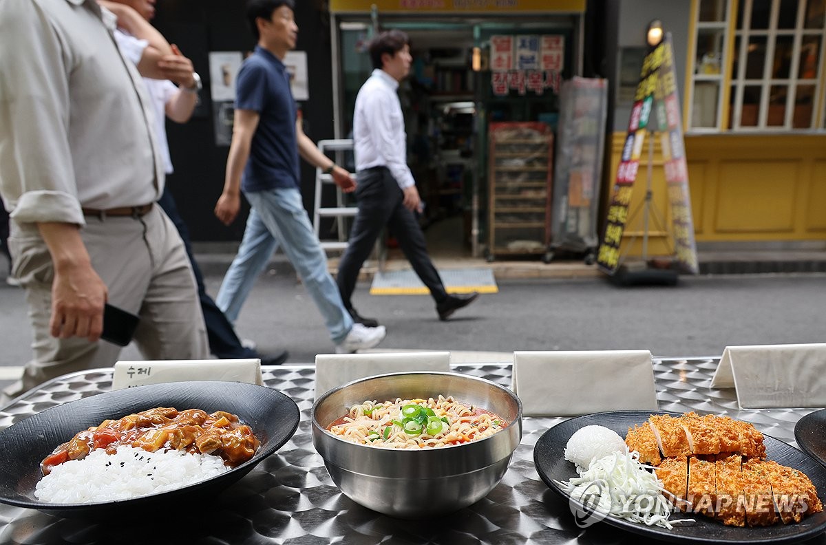 유로모니터 "외식시장 배달비중, 2029년 매장 취식 …