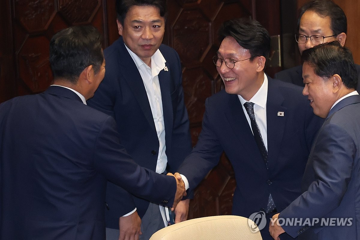 김민석 초대 총리 "제1과제는 폭정세력이 만든 경제위기 극복"