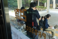 尹, 재구속 후 특검 첫 조사 응할까…불응시 강제구인 관측
