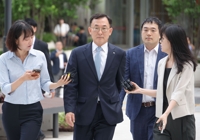 김건희특검, 집사 배우자 소환…'의문의 46억' 행방 확인될까