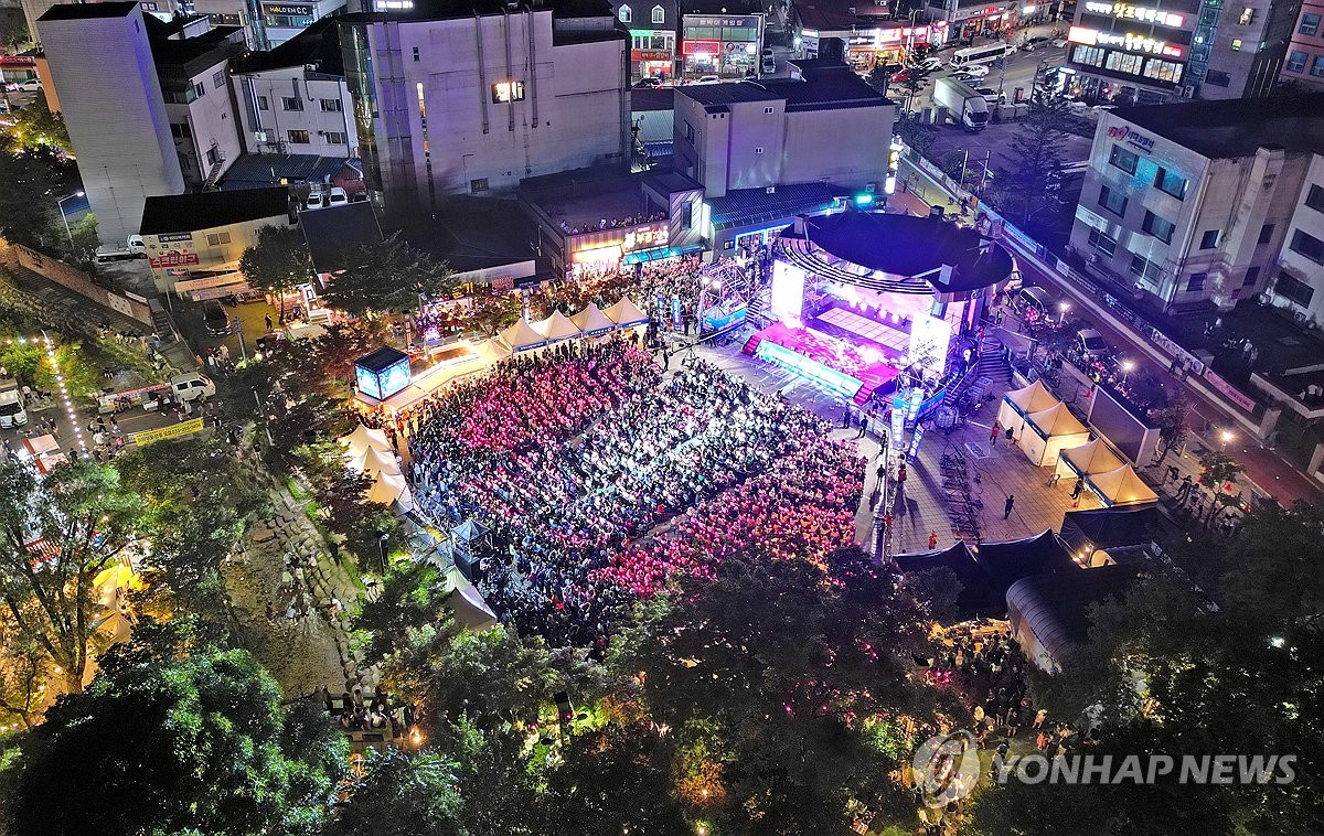 태백　한강·낙동강 발원지축제 '낙화놀이' 장관…주말 절…
