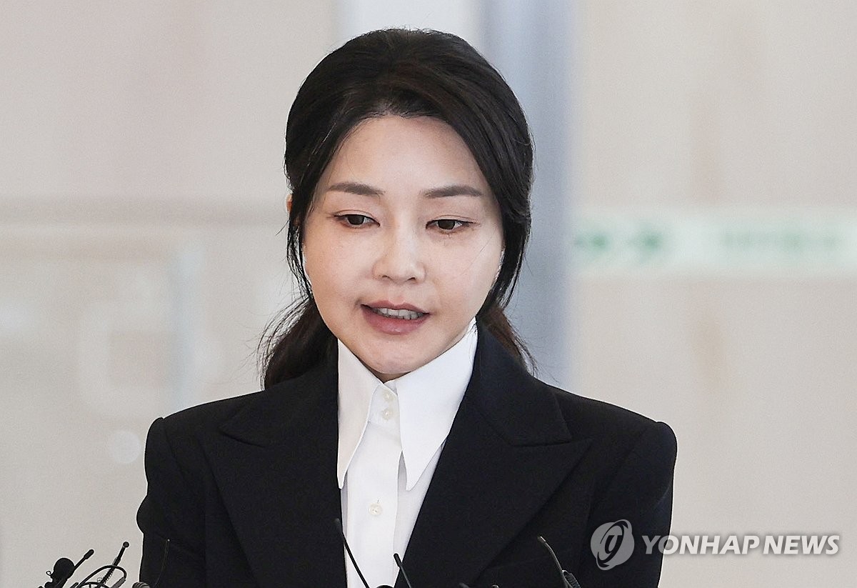 김건희 특검 첫조사 7시간여만에 종료…심야조사 안 한다