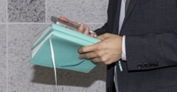  경찰, 이춘석 '차명거래' 보좌관 소환…오늘 새벽까지 조사