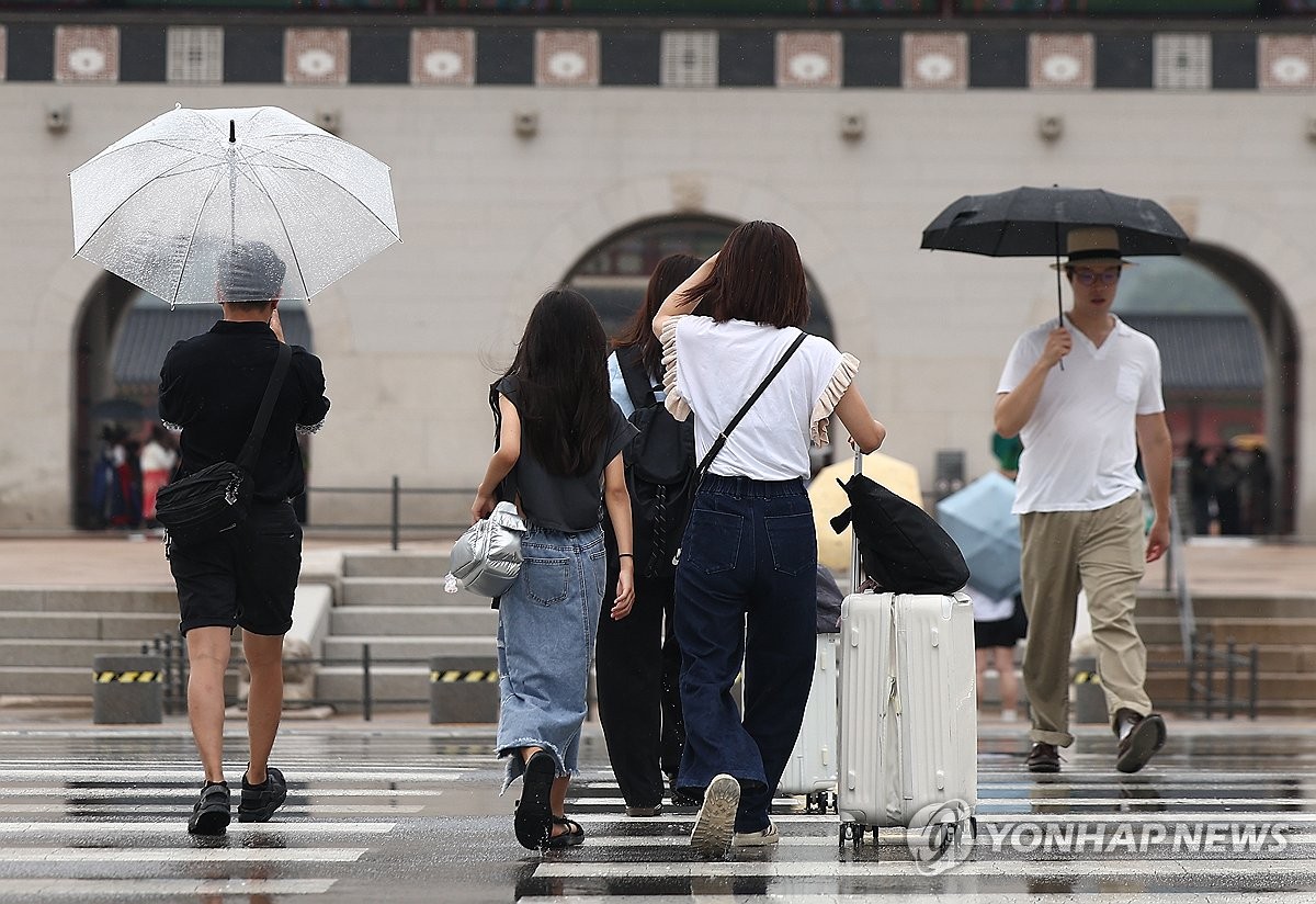 [날씨] 충청·남부지방 소나기…서울 낮 최고 33도