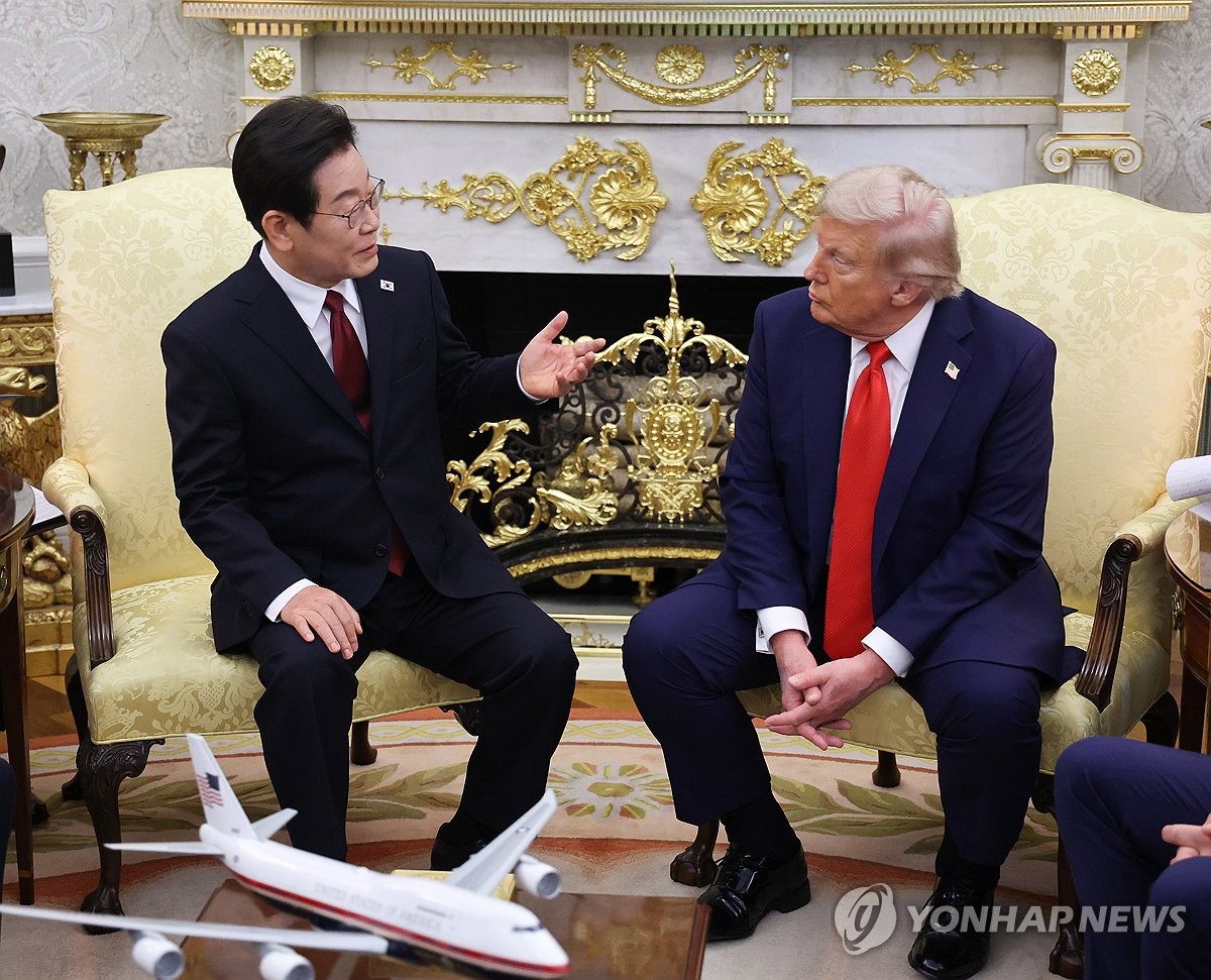 [속보] 李대통령 "트럼프 美정치서 물러선 사이 北 핵폭탄 늘어"