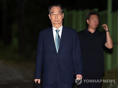 특검, 비서실장 임명 관련 한덕수 소환…김건희 선상파티 수사