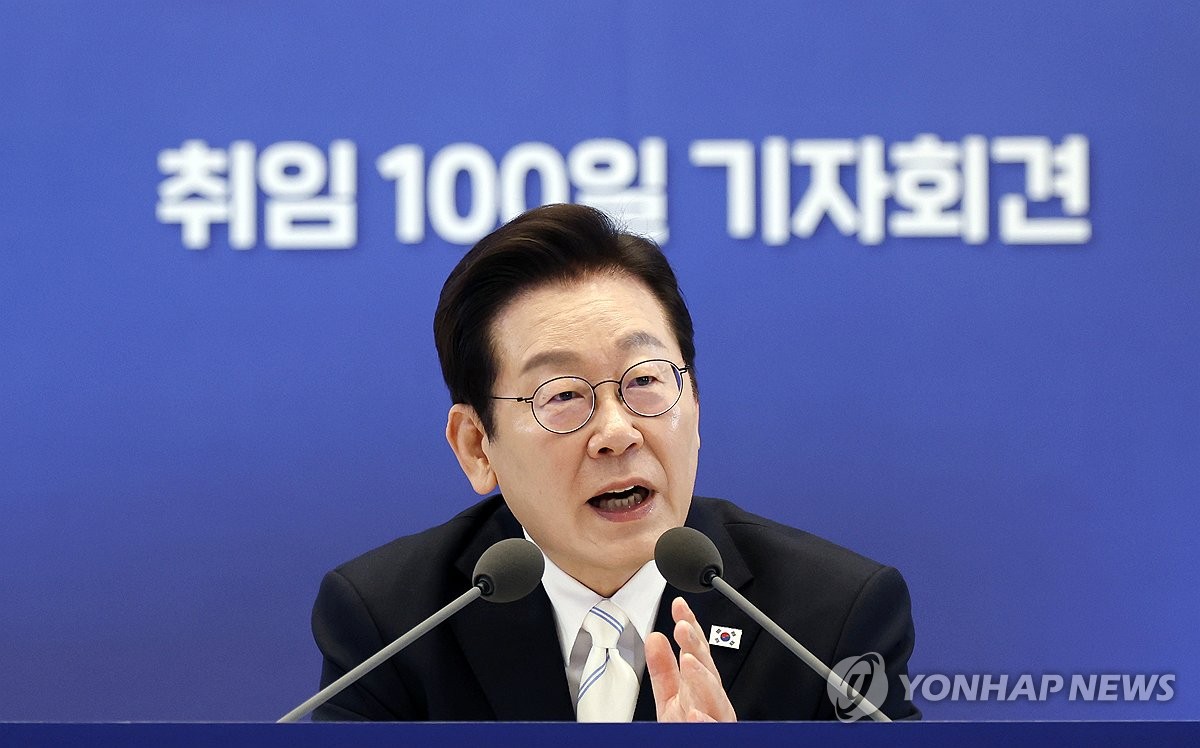 답변하는 이재명 대통령