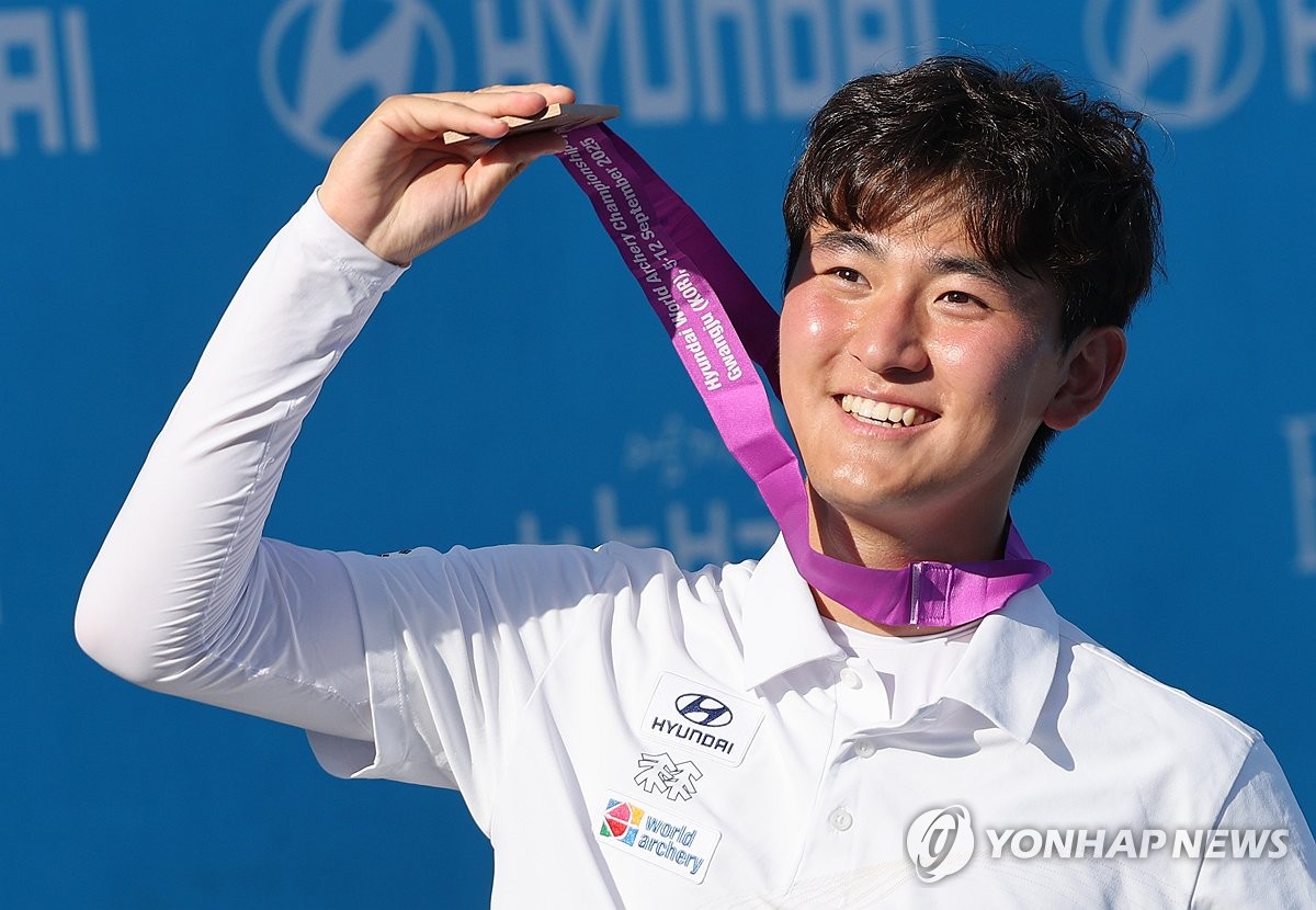 개인전 동메달 따낸 김제덕…생애 첫 메이저대회 입상