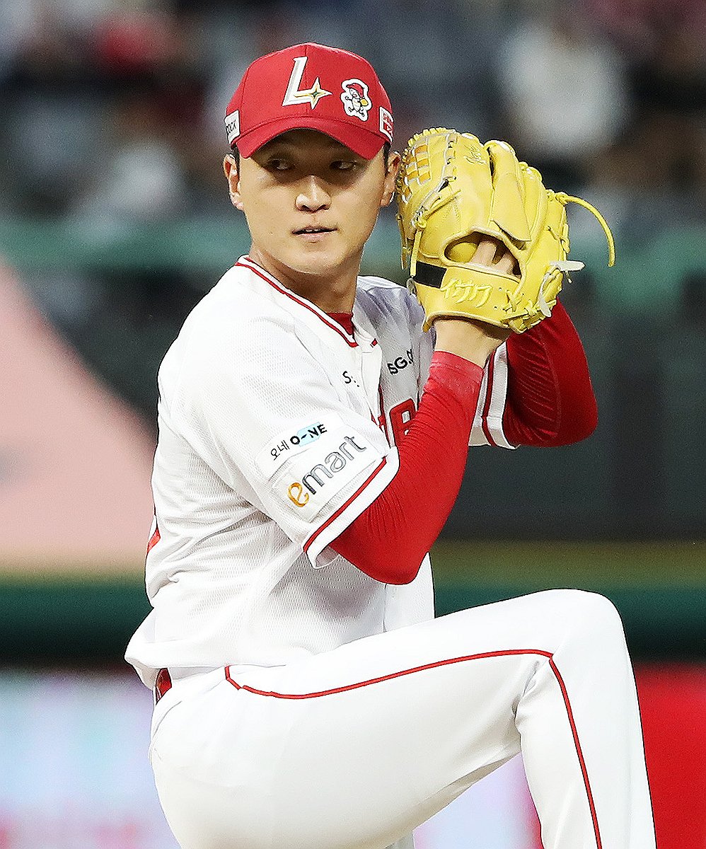 역투하는 SSG 김건우