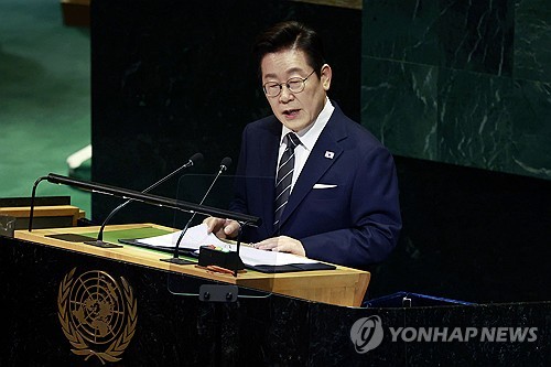 'AI 3대 강국 목표' 선언한 李대통령, 내일 오픈AI 샘 올트먼 접견
