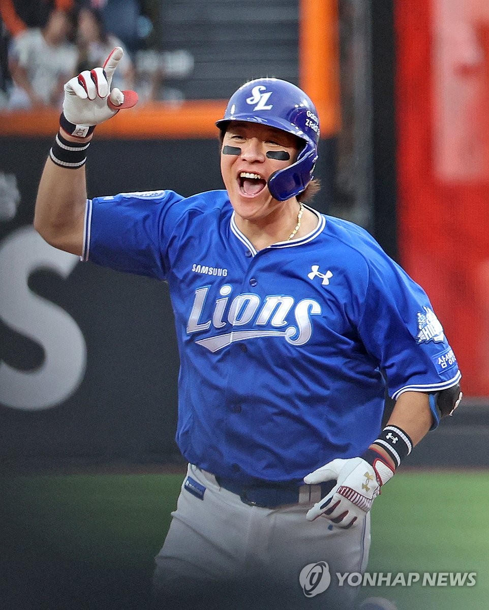 강민호, PO 최고령 홈런