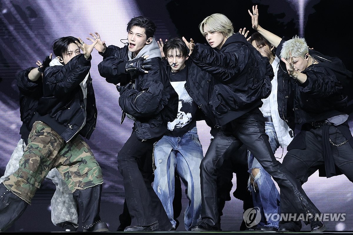 K-POPボーイズグループ&Teamが出演