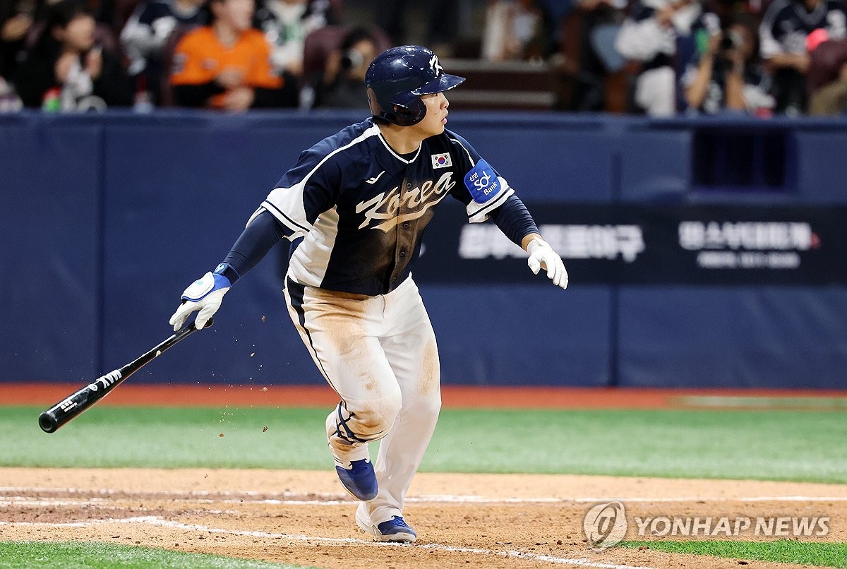 문현빈, 만루 찬스 2타점 적시타 폭발