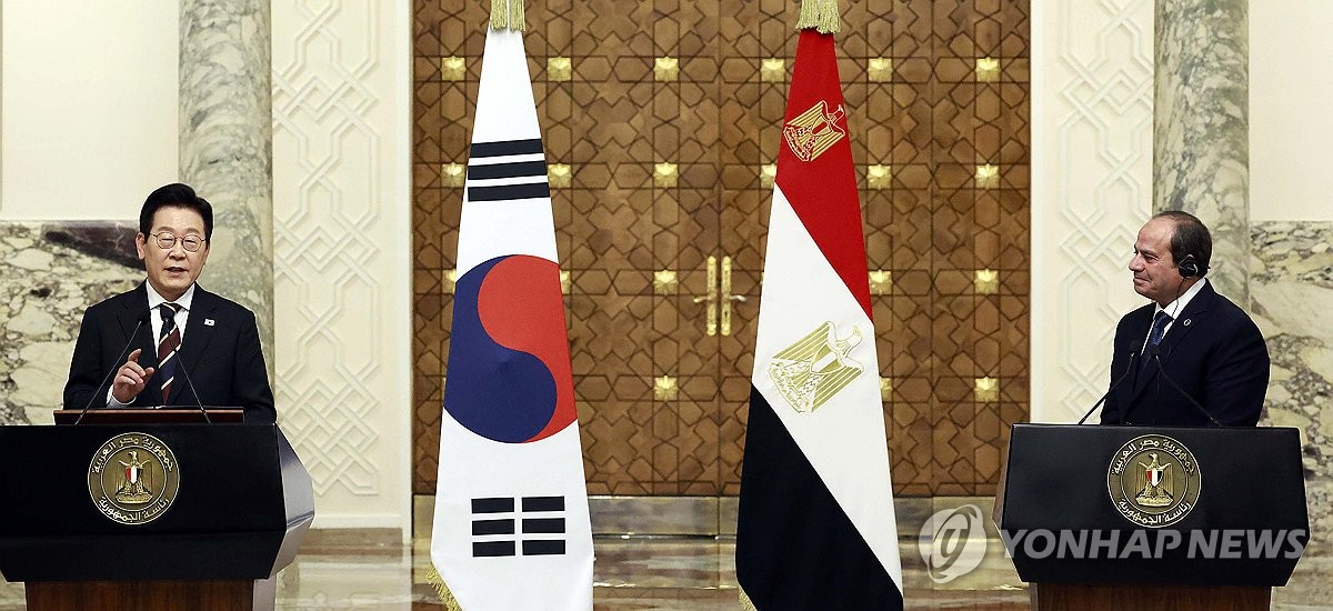 Lee proposes Middle East initiative for cooperation on peace, innovation and exchanges