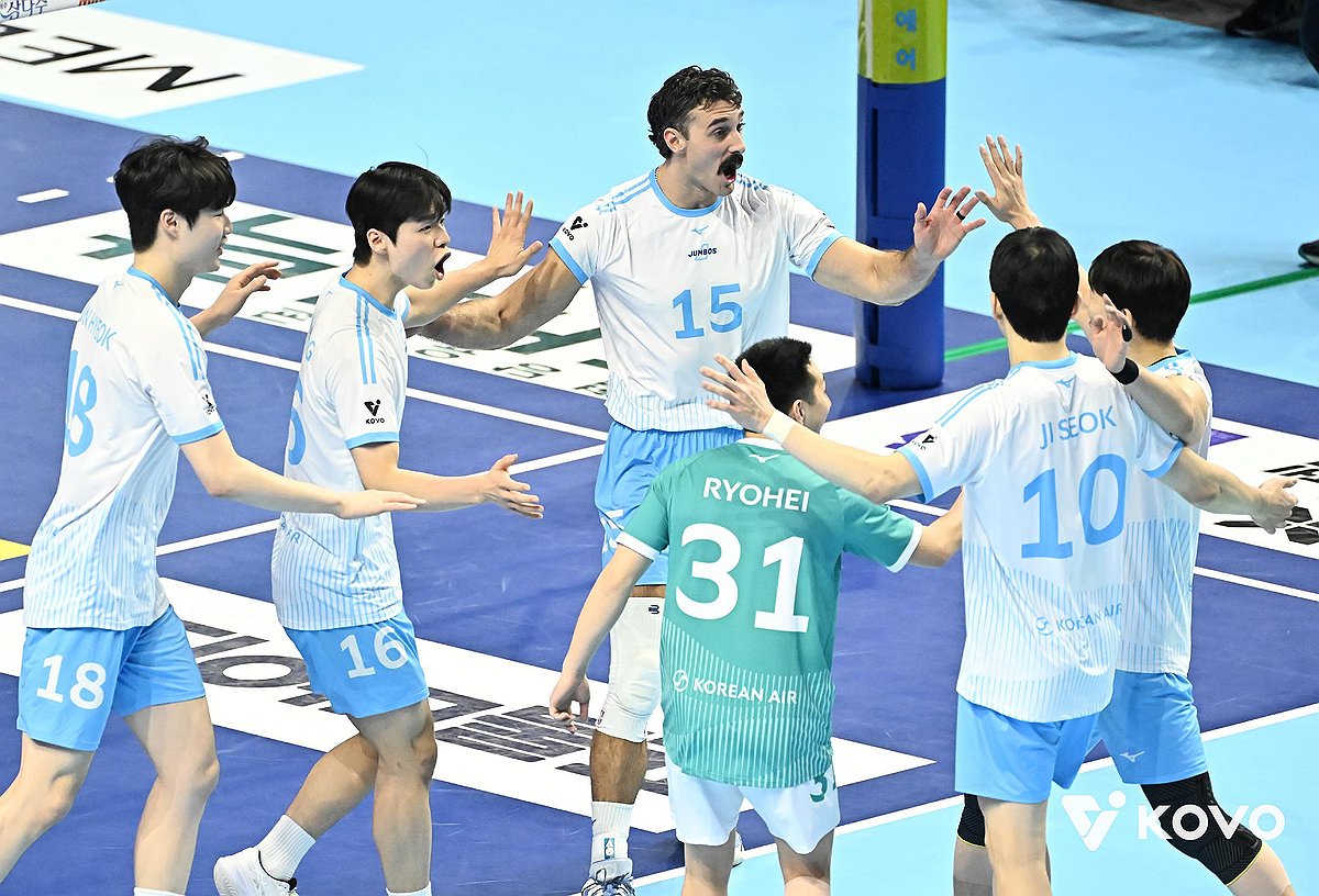 득점 후 기뻐하는 대한항공