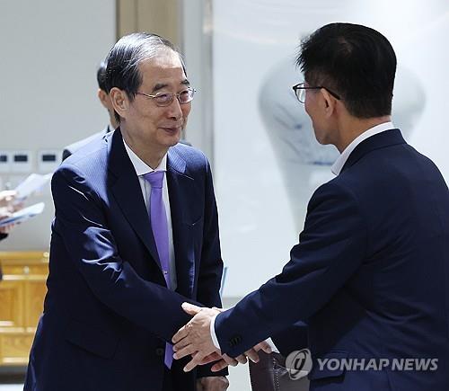 김문수-한덕수 단일화 논의 본격 시동…'데드라인' 11일 지킬까