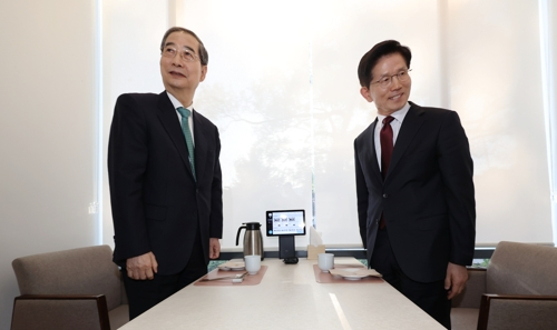 김문수·한덕수, 단일화 2차 담판…양자토론 성사 주목