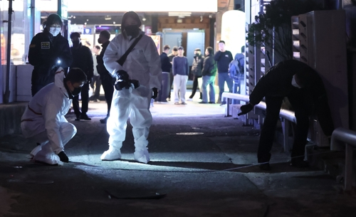 창원 모텔 흉기난동 20대, '호감 여중생에 남친' 말에 범행 추정